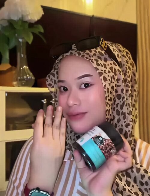 Nur Syahiraa’s Honest Take on Cellulite and Coffee Fueled Body Care